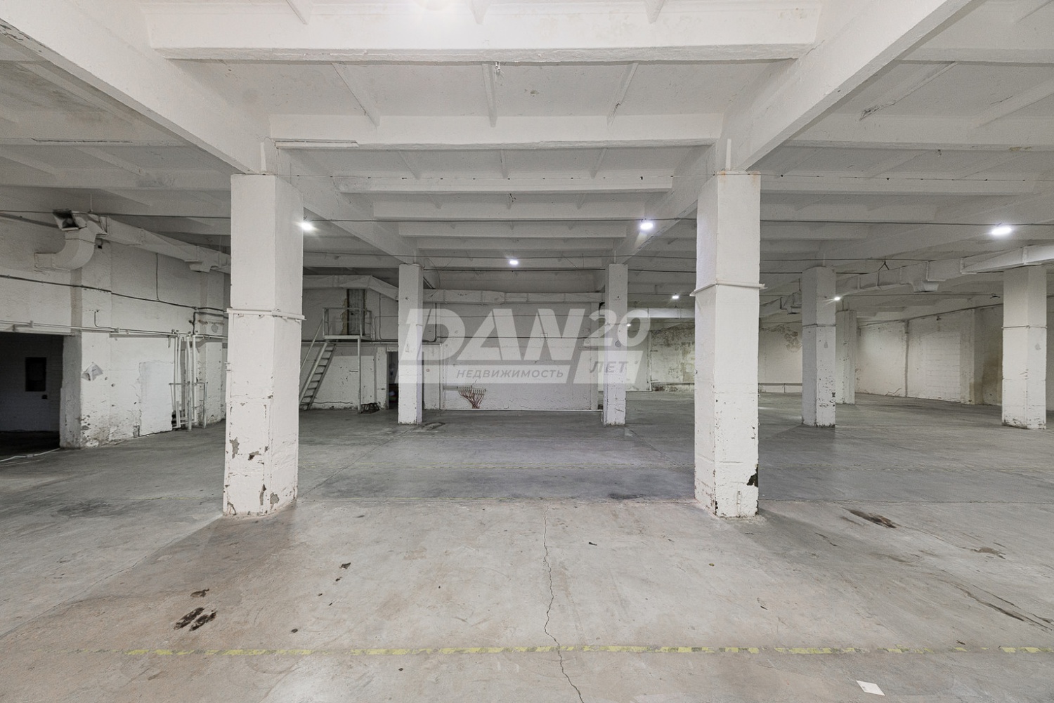 Помещение свободного назначения 877,3 м²