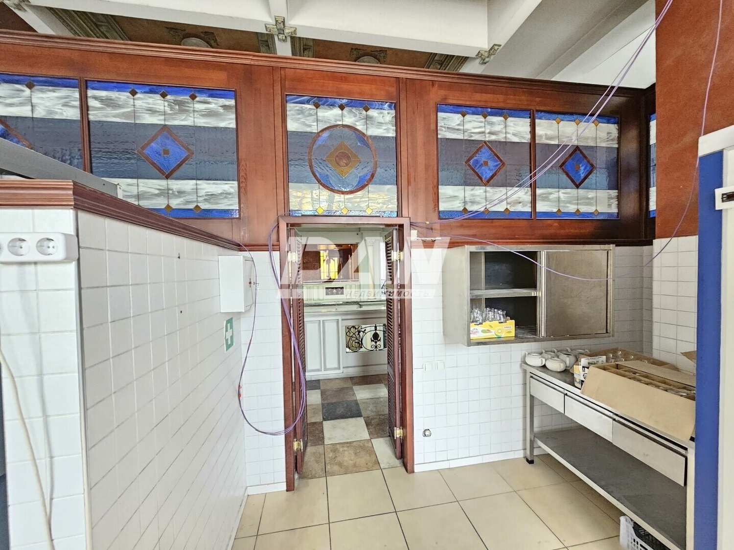 Торговое помещение 1439,5 м²