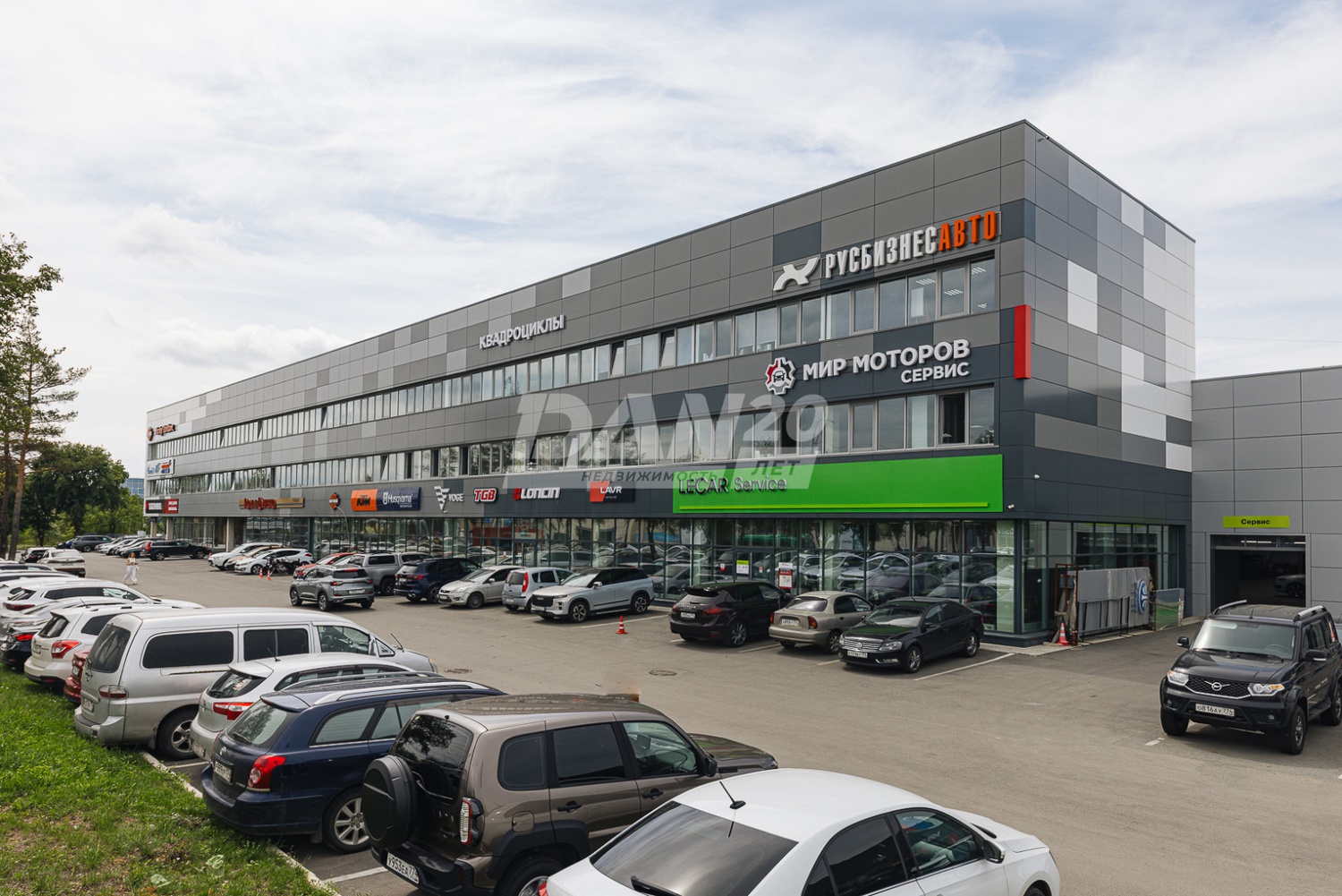 Торговое помещение 311 м²