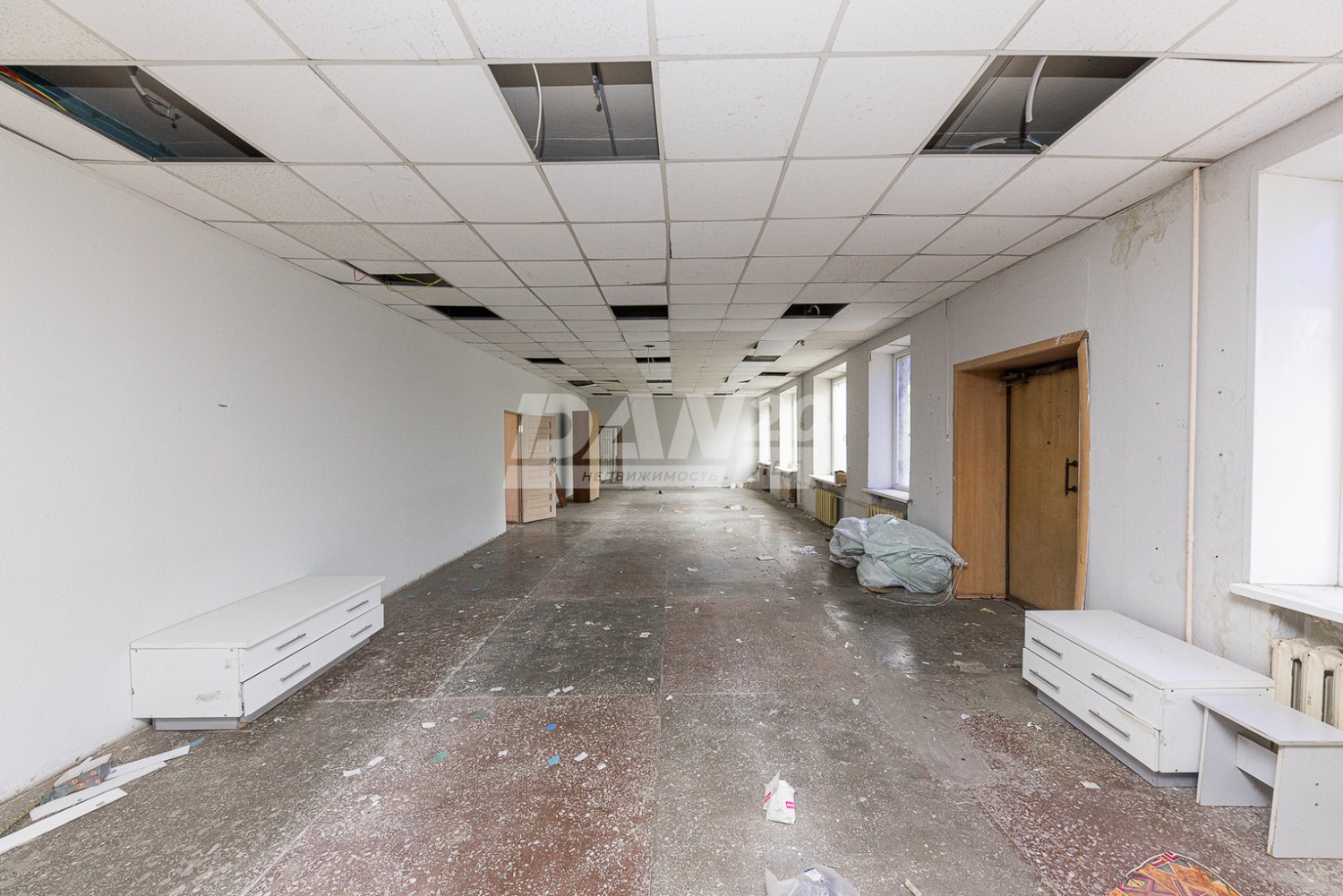 Торговое помещение 300 м²