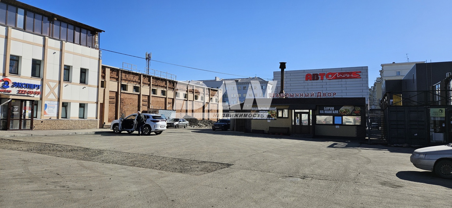 Торговая площадь 1486 м²