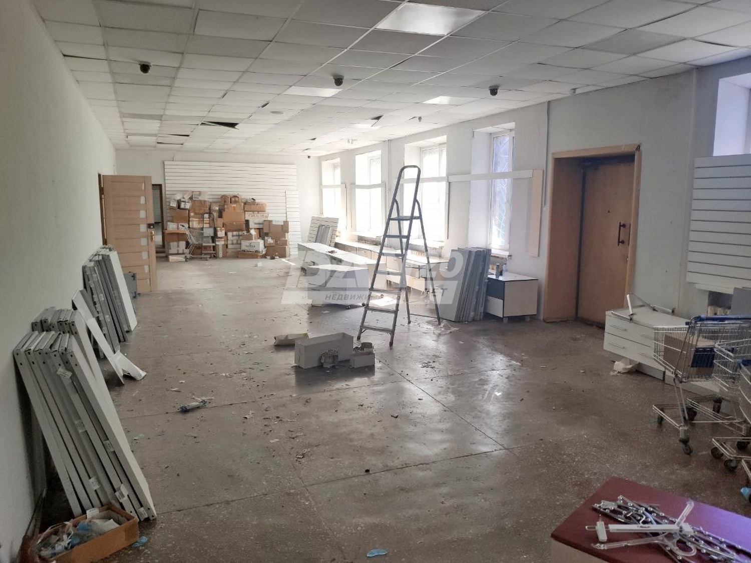 Торговое помещение 468 м²