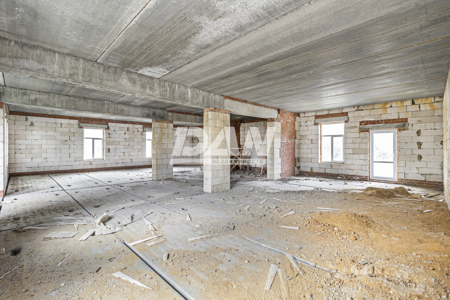 Помещение свободного назначения 1032 м²