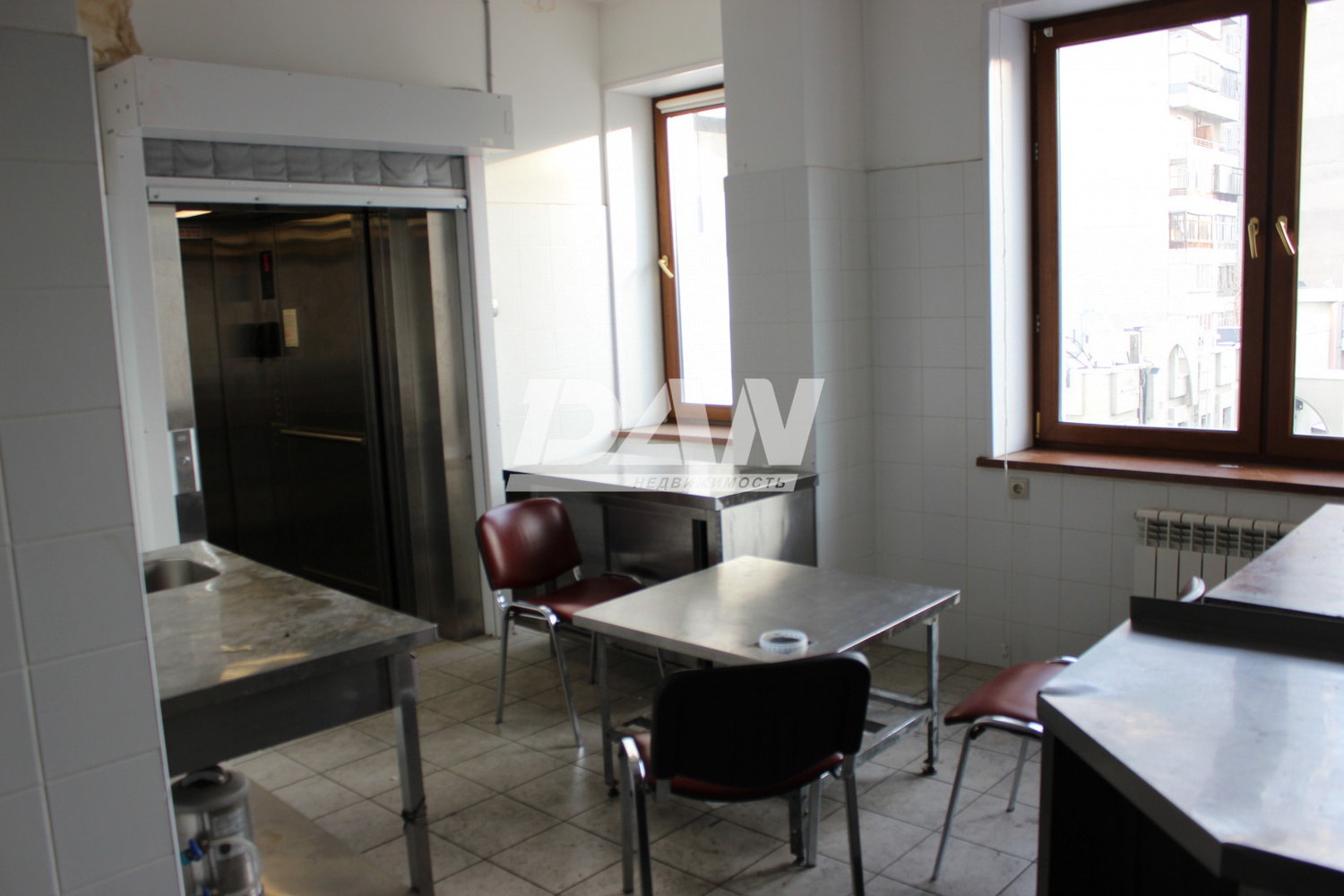 Помещение свободного назначения 897,7 м²