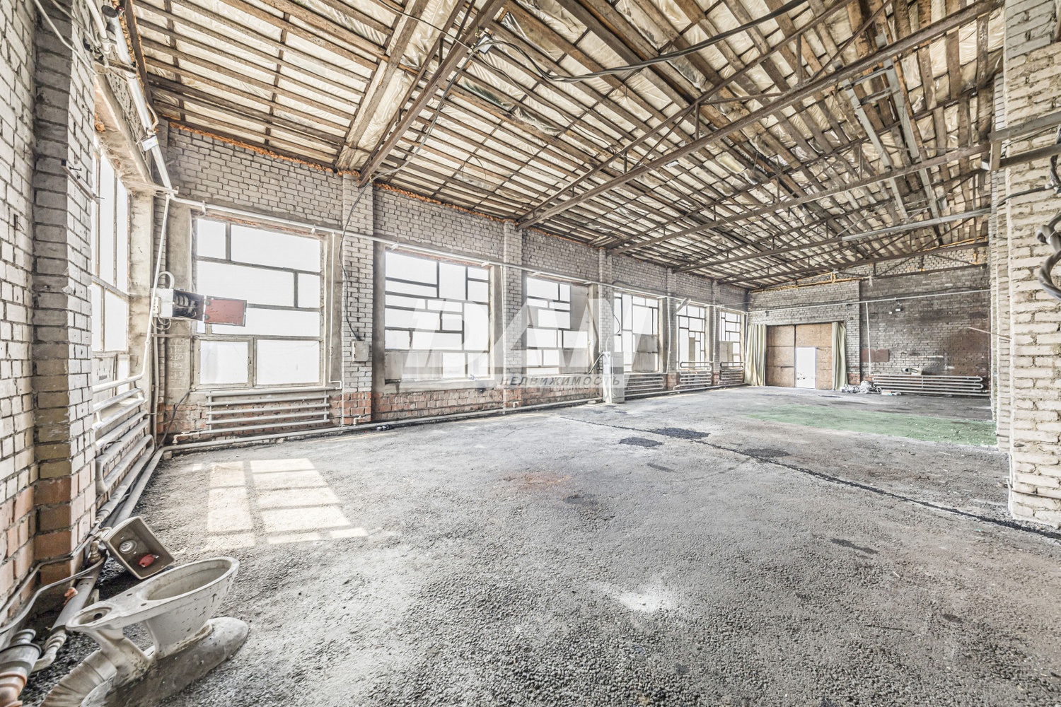 Производственное помещение 940 м²
