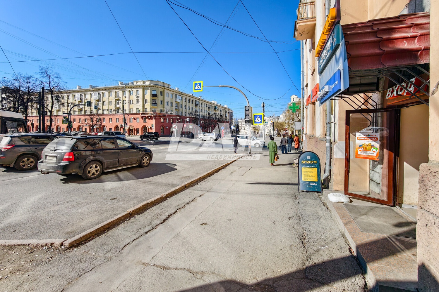 Торговая площадь 786 м²