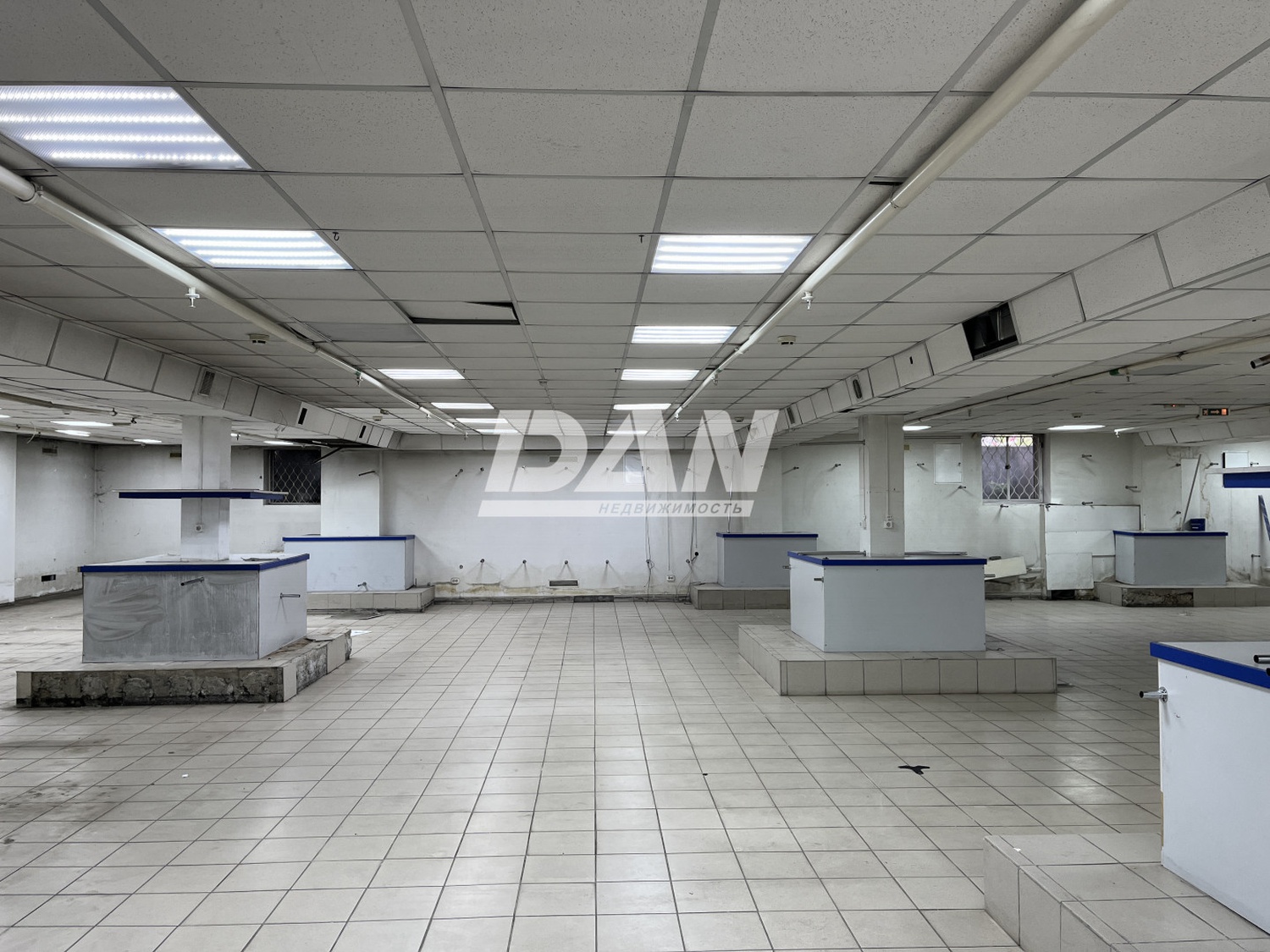 Торговое помещение 750 м²