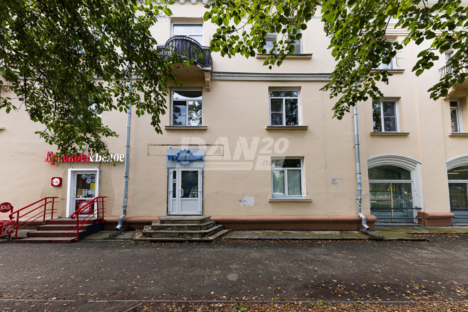 Помещение свободного назначения 353 м²