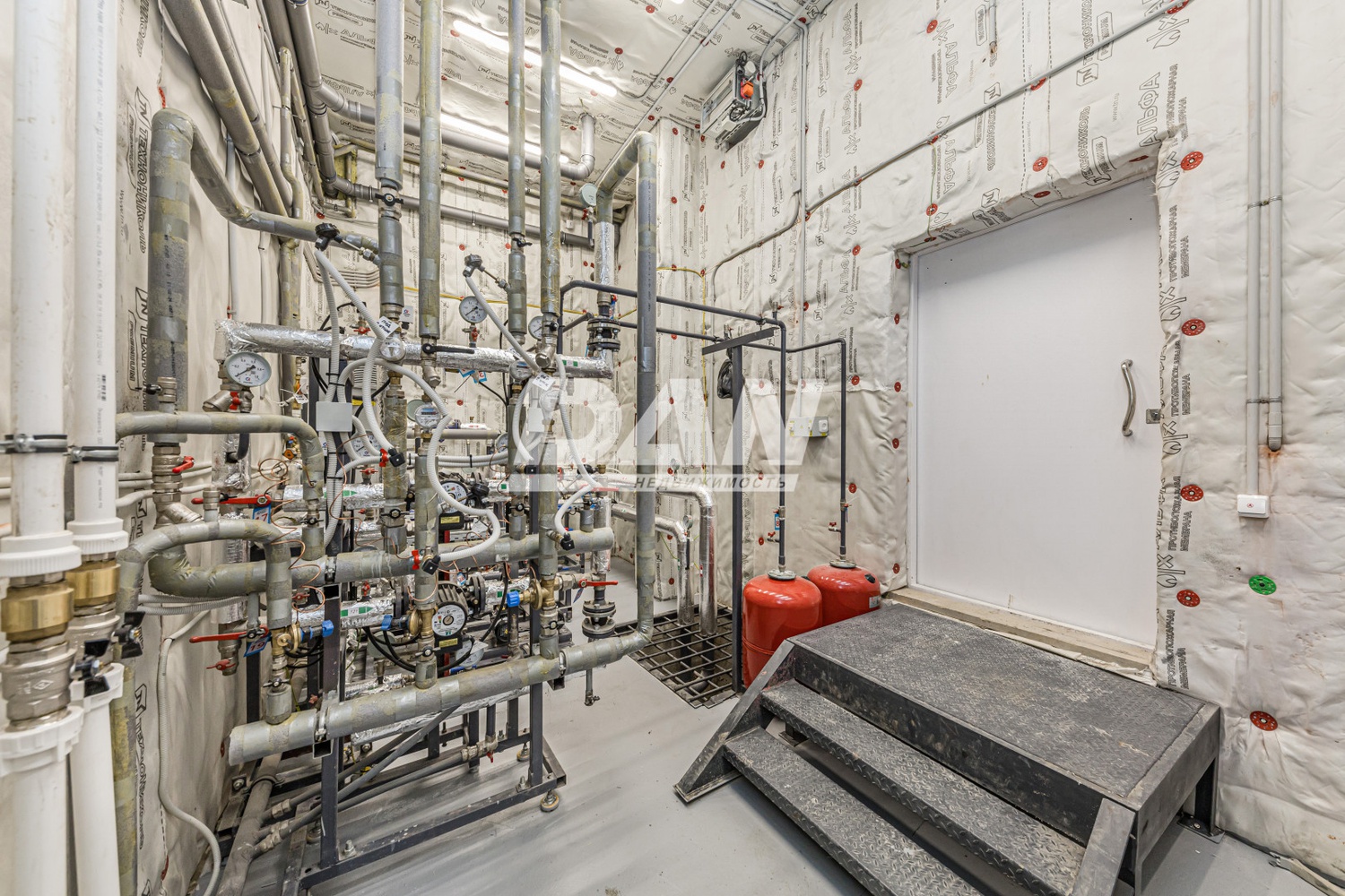 Помещение свободного назначения 641,3 м²