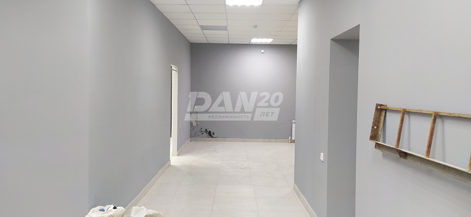 Торговое помещение 215,2 м²