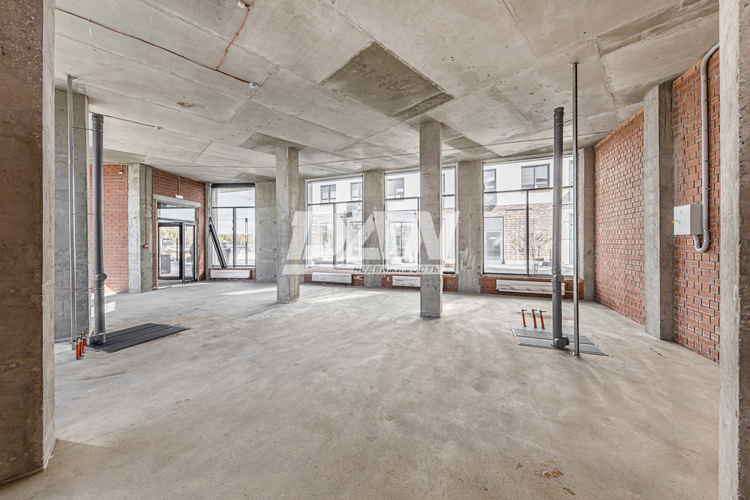 Торговая площадь 599,7 м²