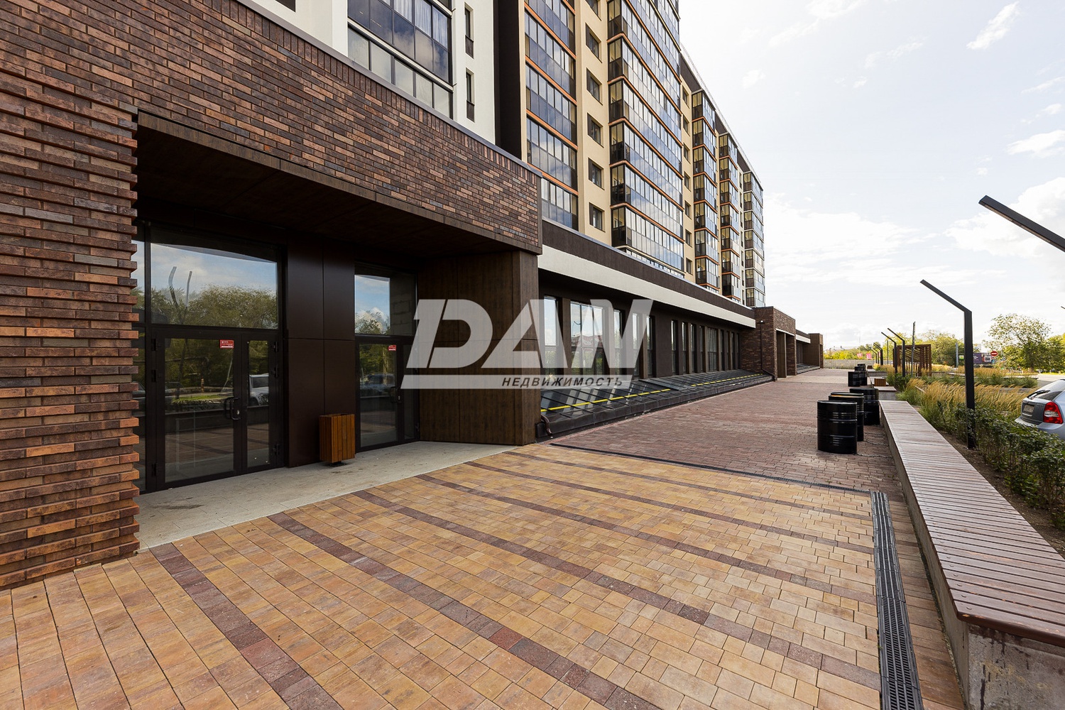 Торговое помещение 270 м²