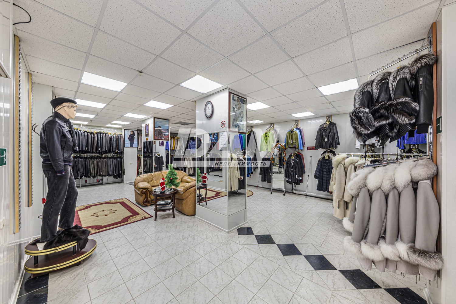 Торговая площадь 232 м²