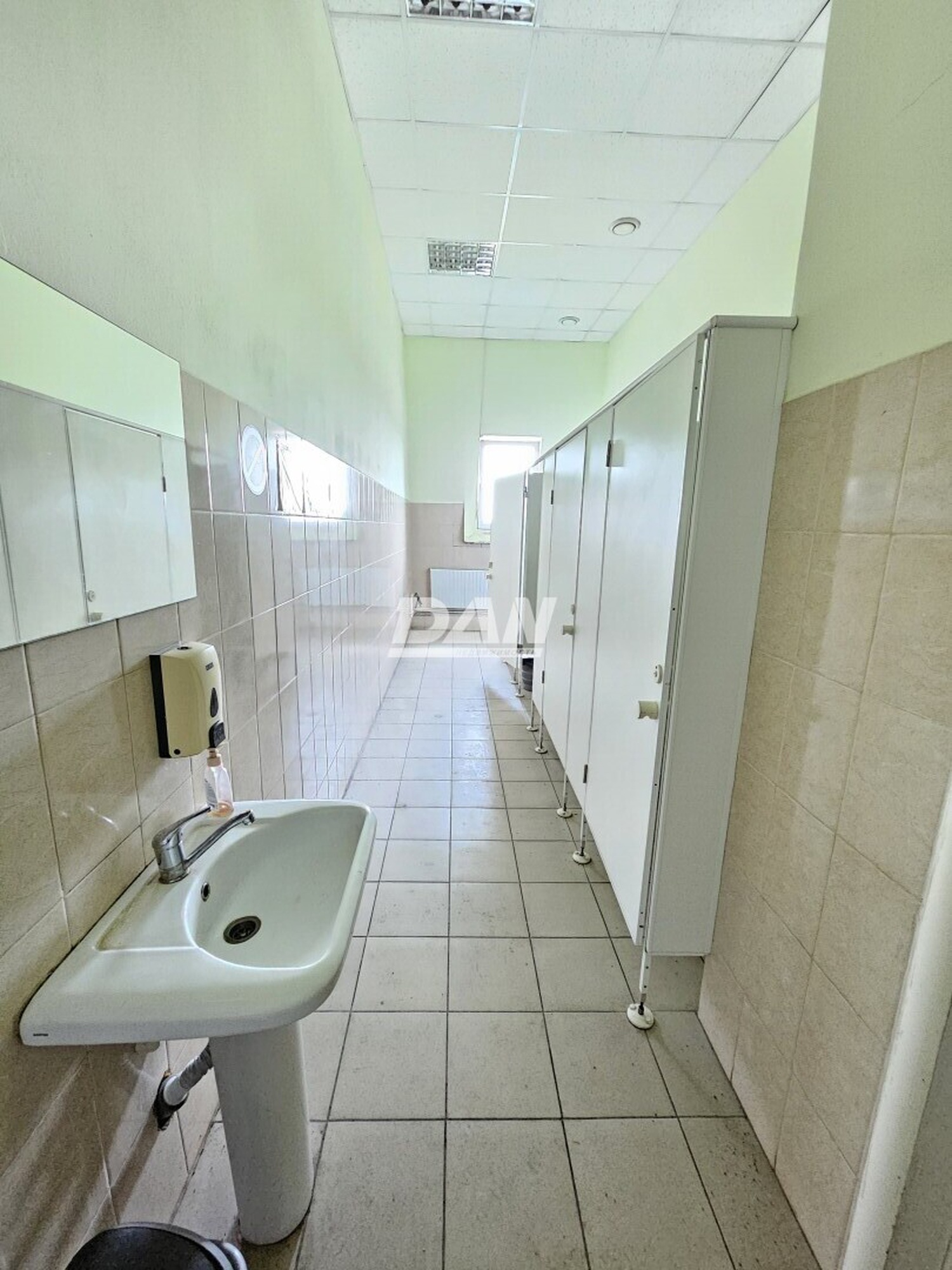 Помещение свободного назначения 495 м²