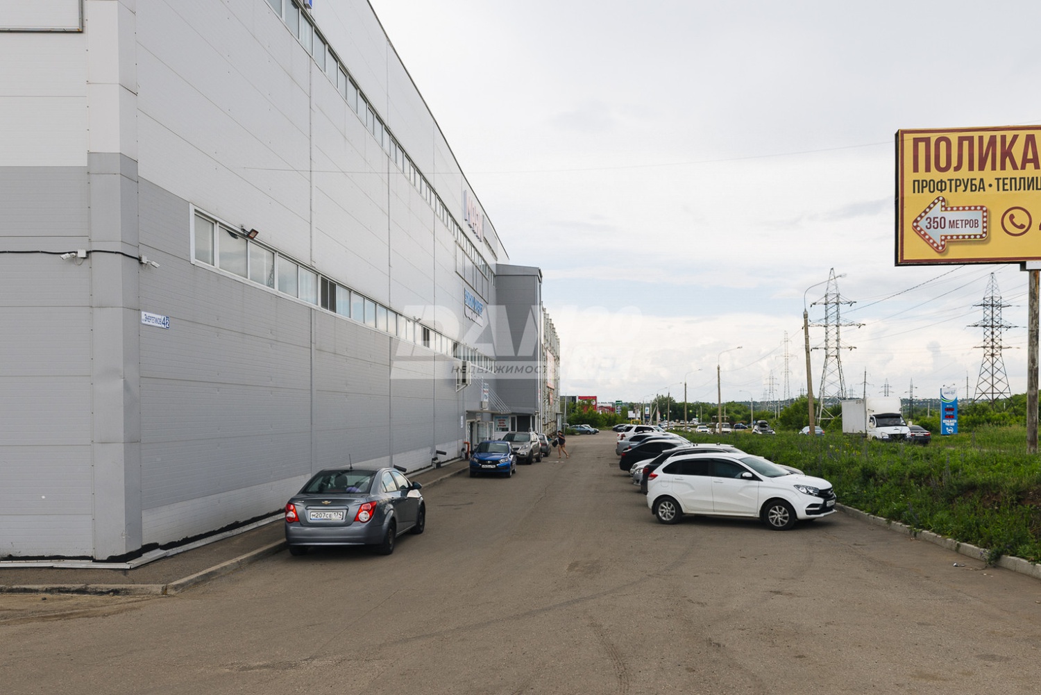 Торговая площадь 5000 м²