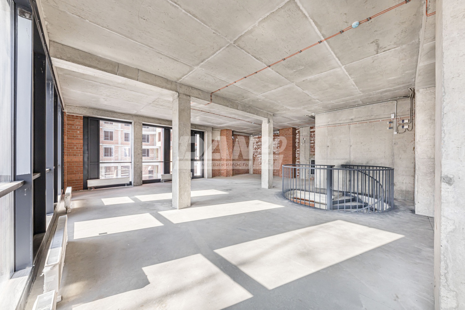 Торговая площадь 459,6 м²