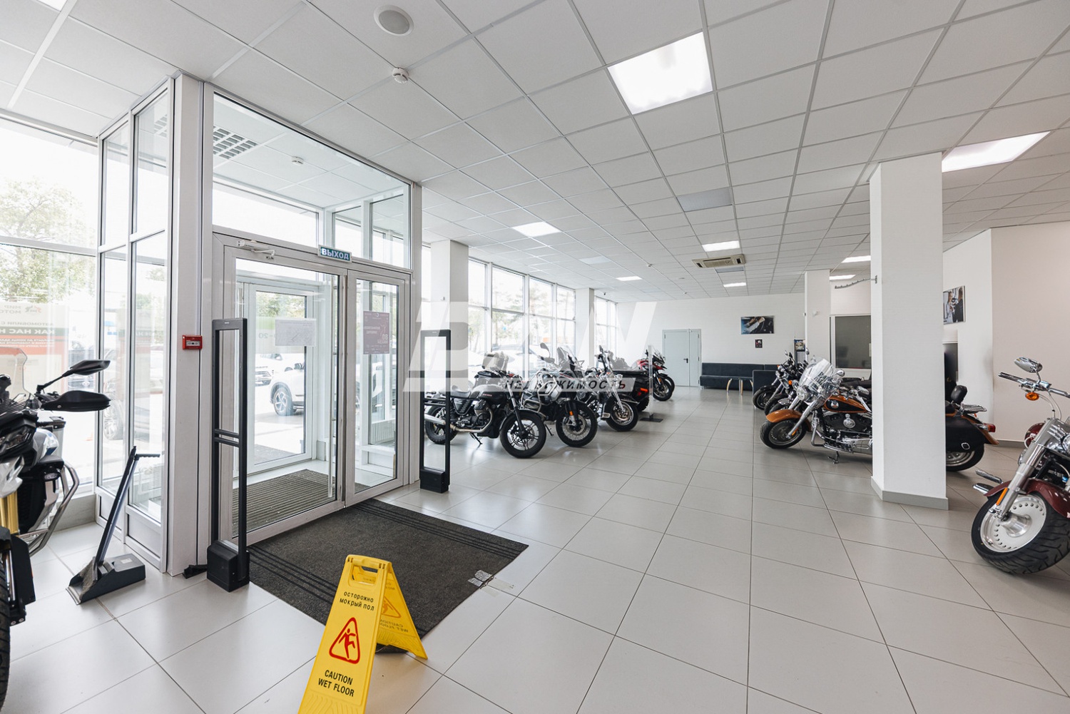 Торговое помещение 450 м²