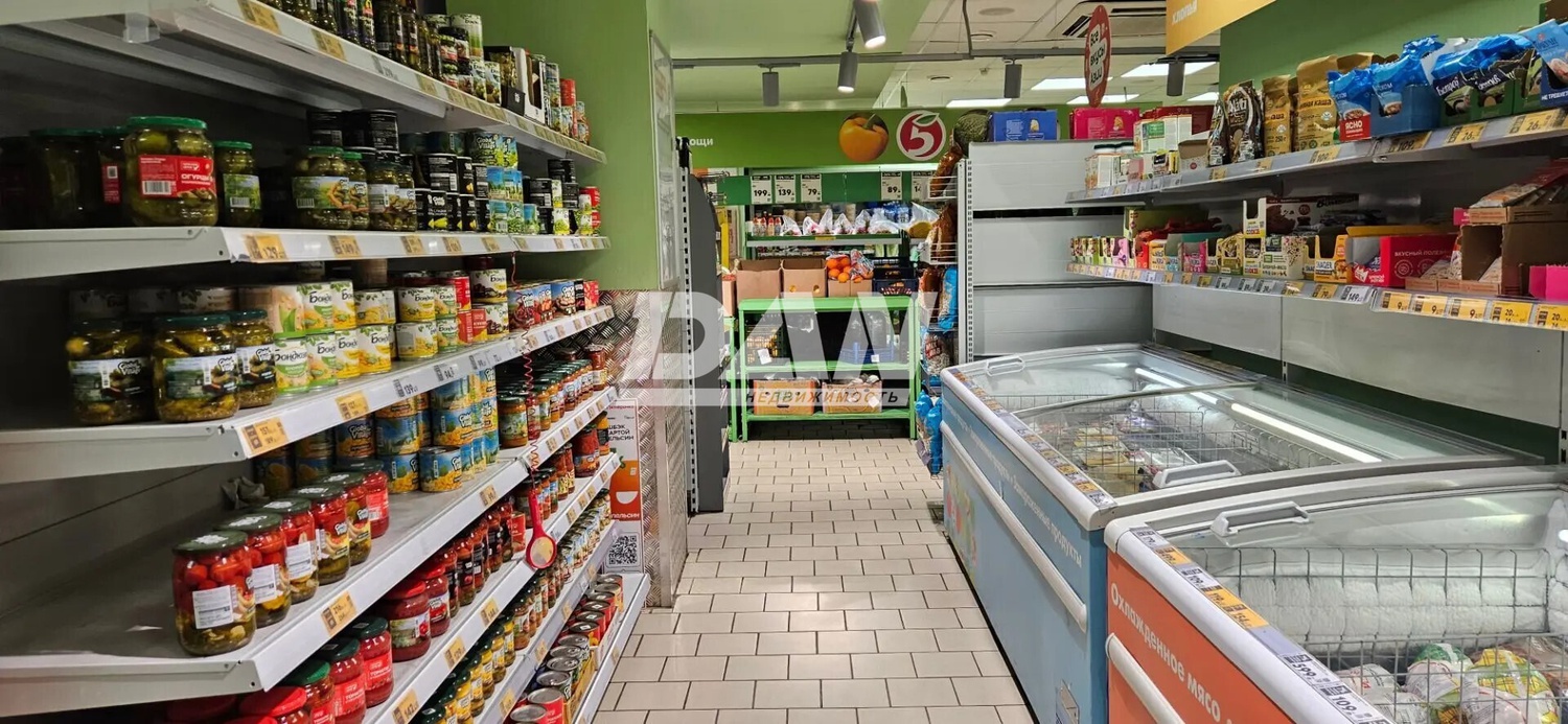 Торговое помещение 556,3 м²