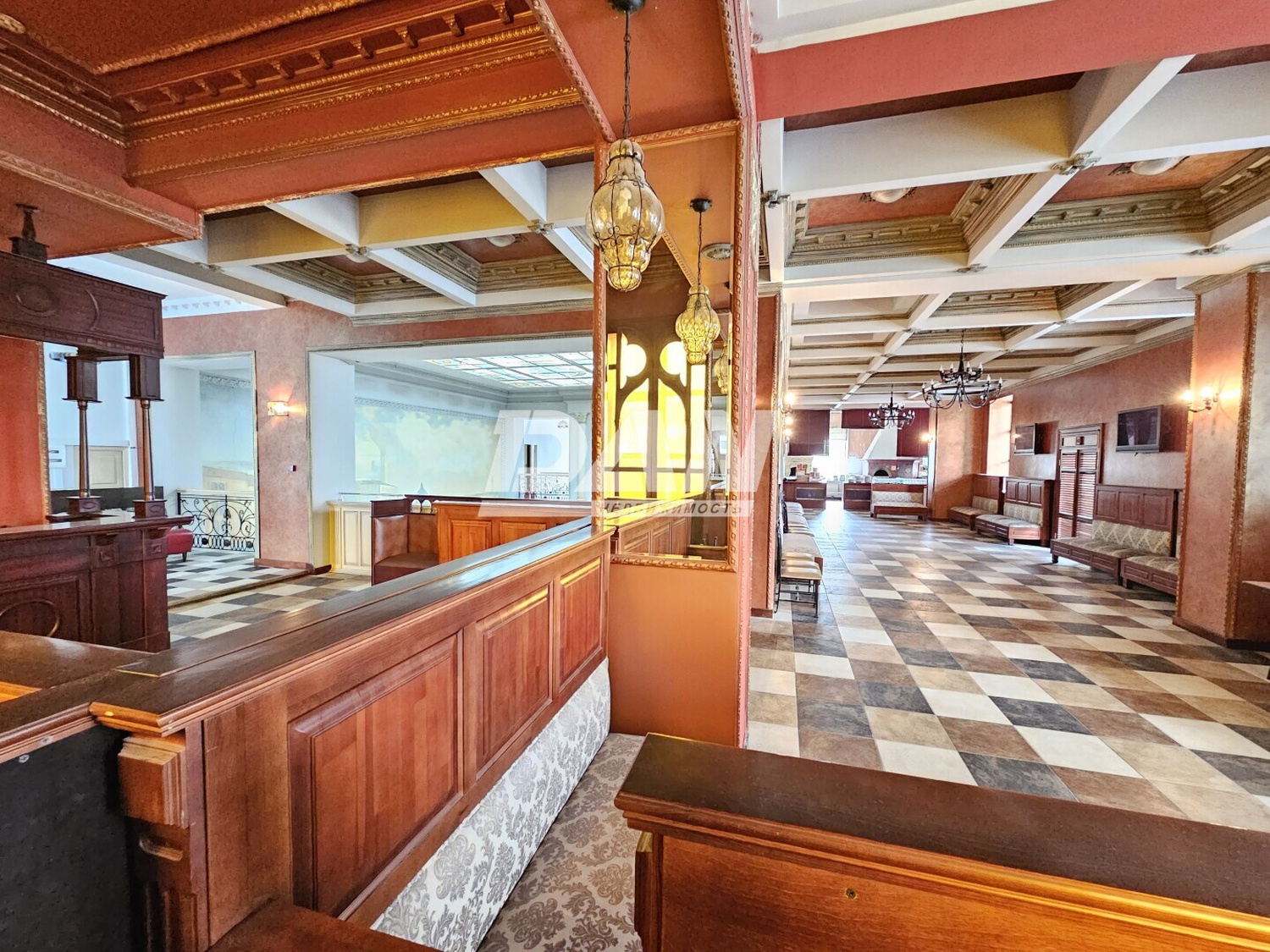 Торговое помещение 1439,5 м²