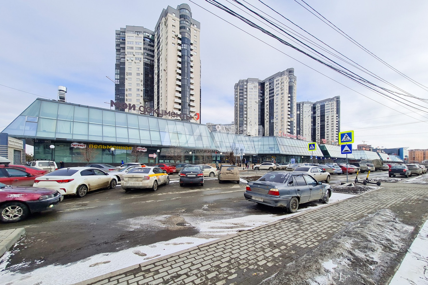 Торговая площадь 372 м²