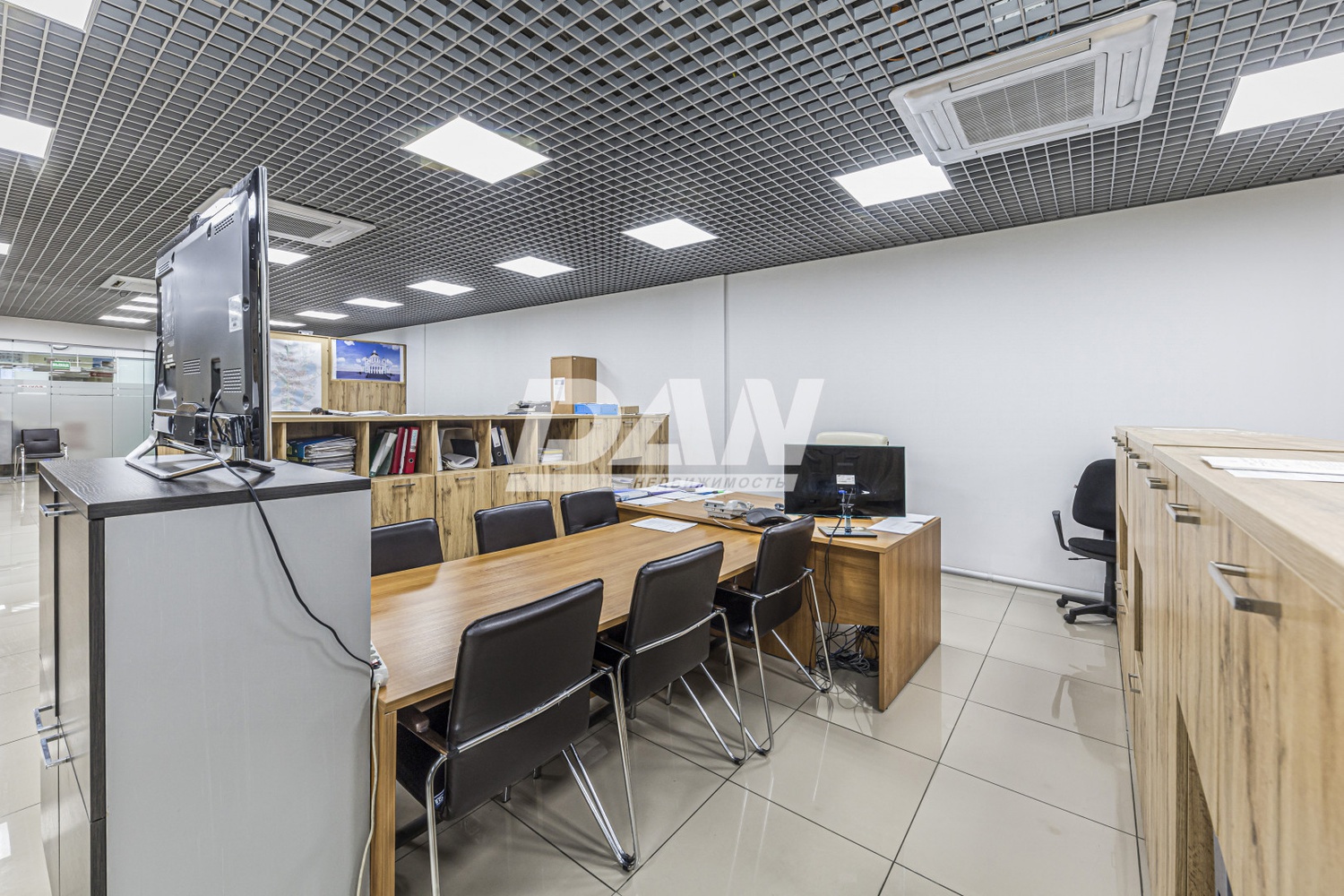 Торговая площадь 372 м²