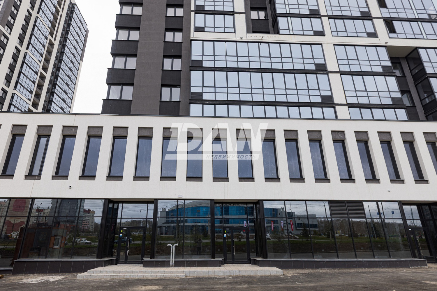 Торговая площадь 298,6 м²