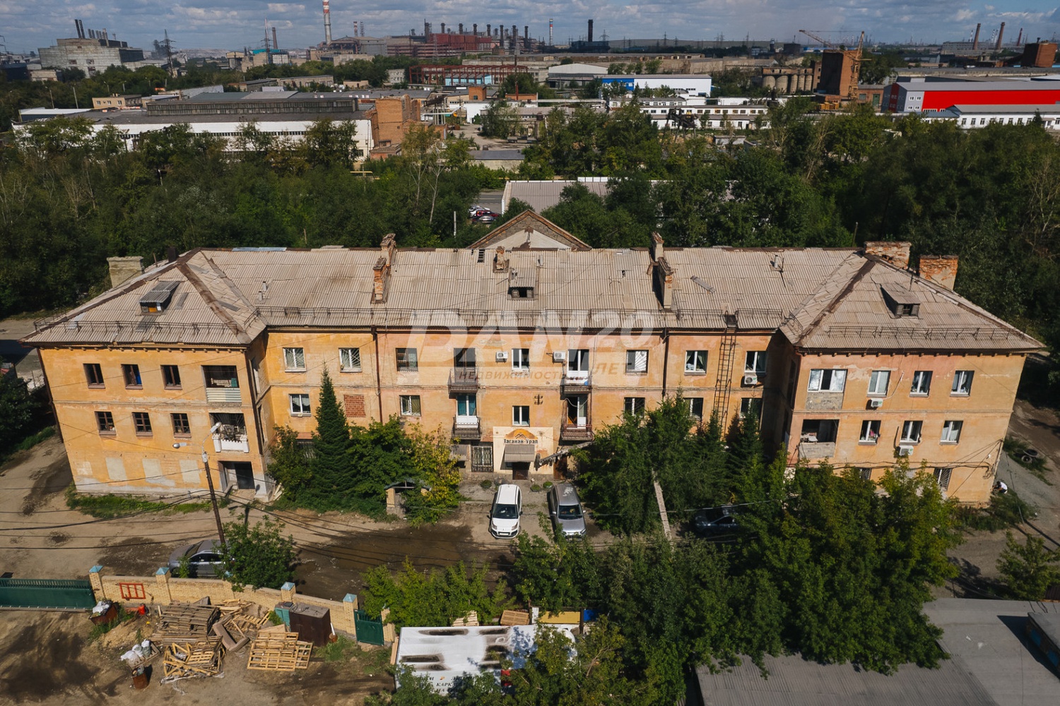 Офис 944 м²