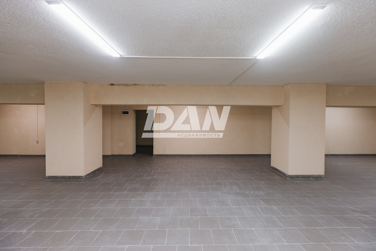 Помещение свободного назначения 610 м²