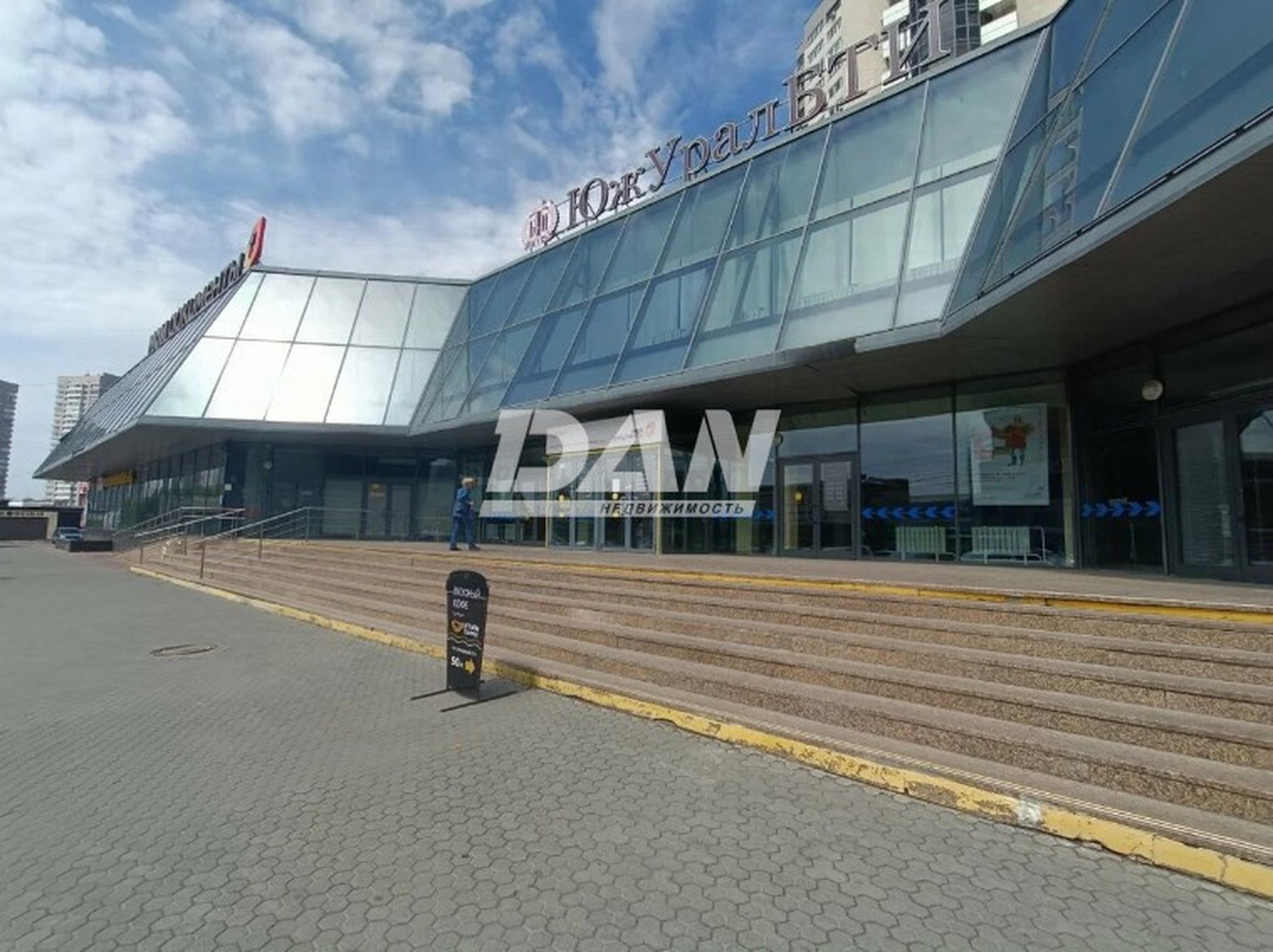 Торговая площадь 372 м²