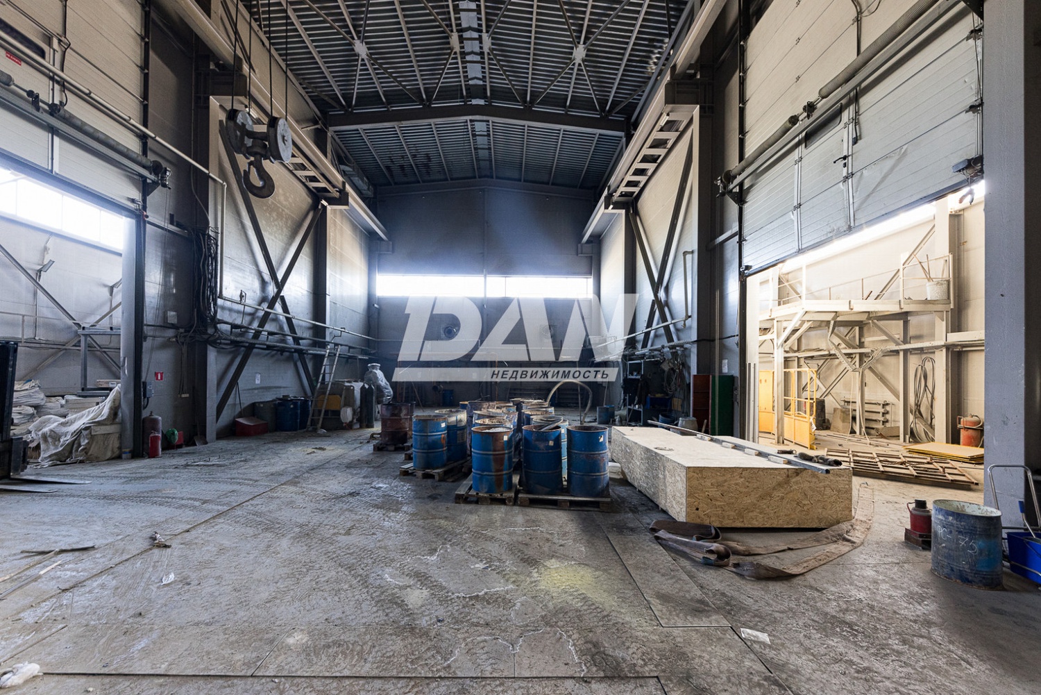 Производственное помещение 990 м²