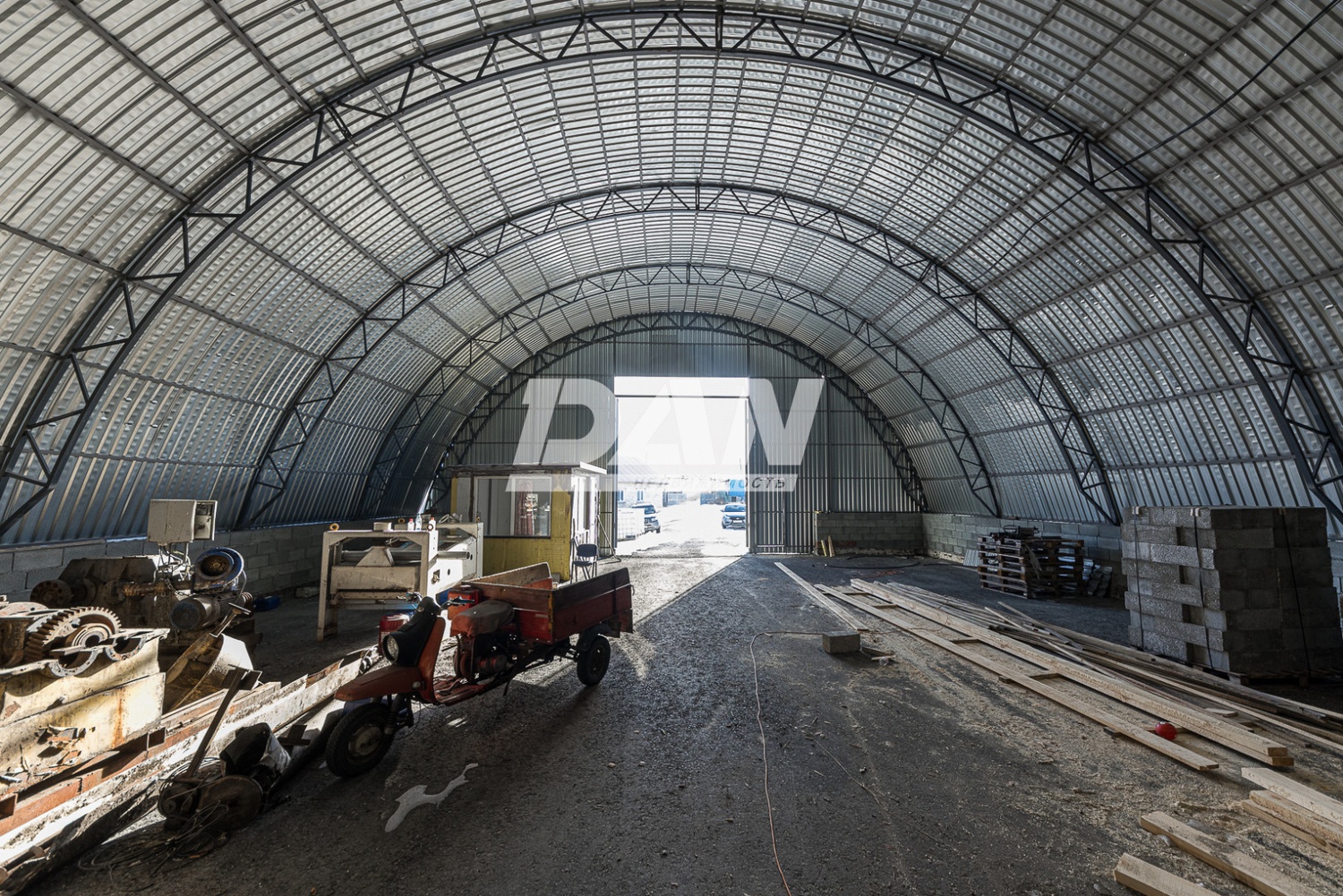 Производственное помещение 1137 м²