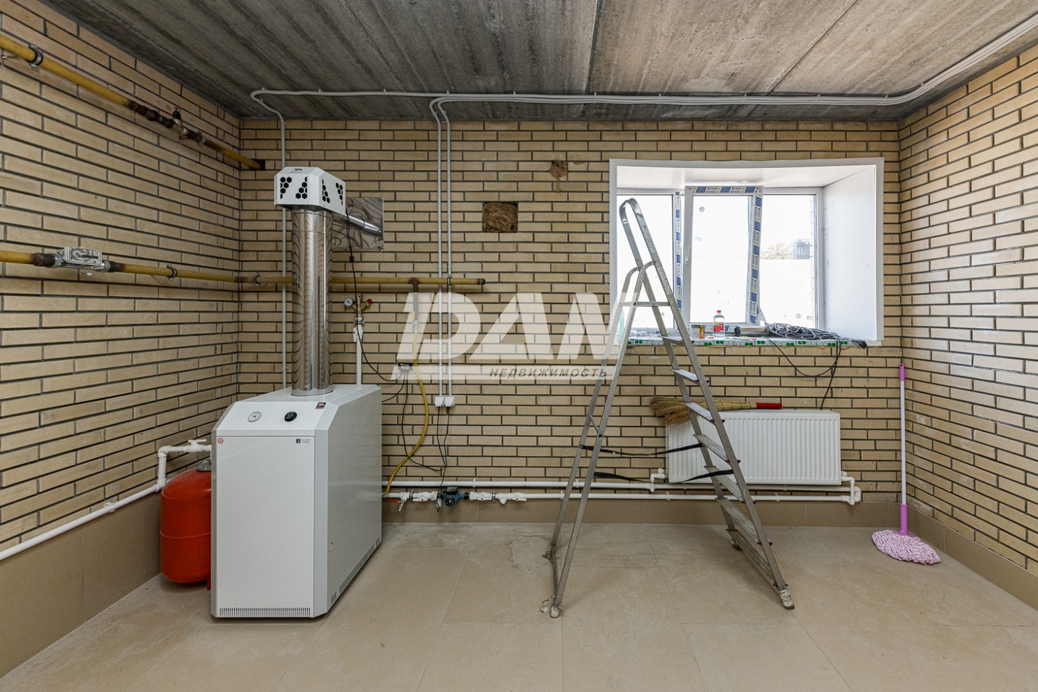 Торговая площадь 461 м²