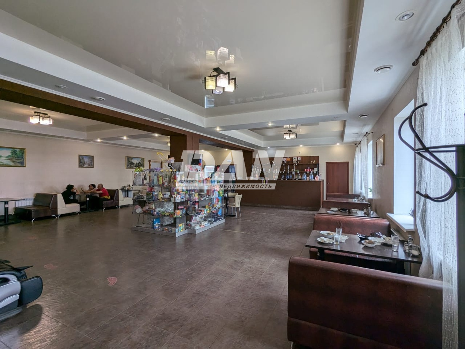 Торговое помещение 329,3 м²