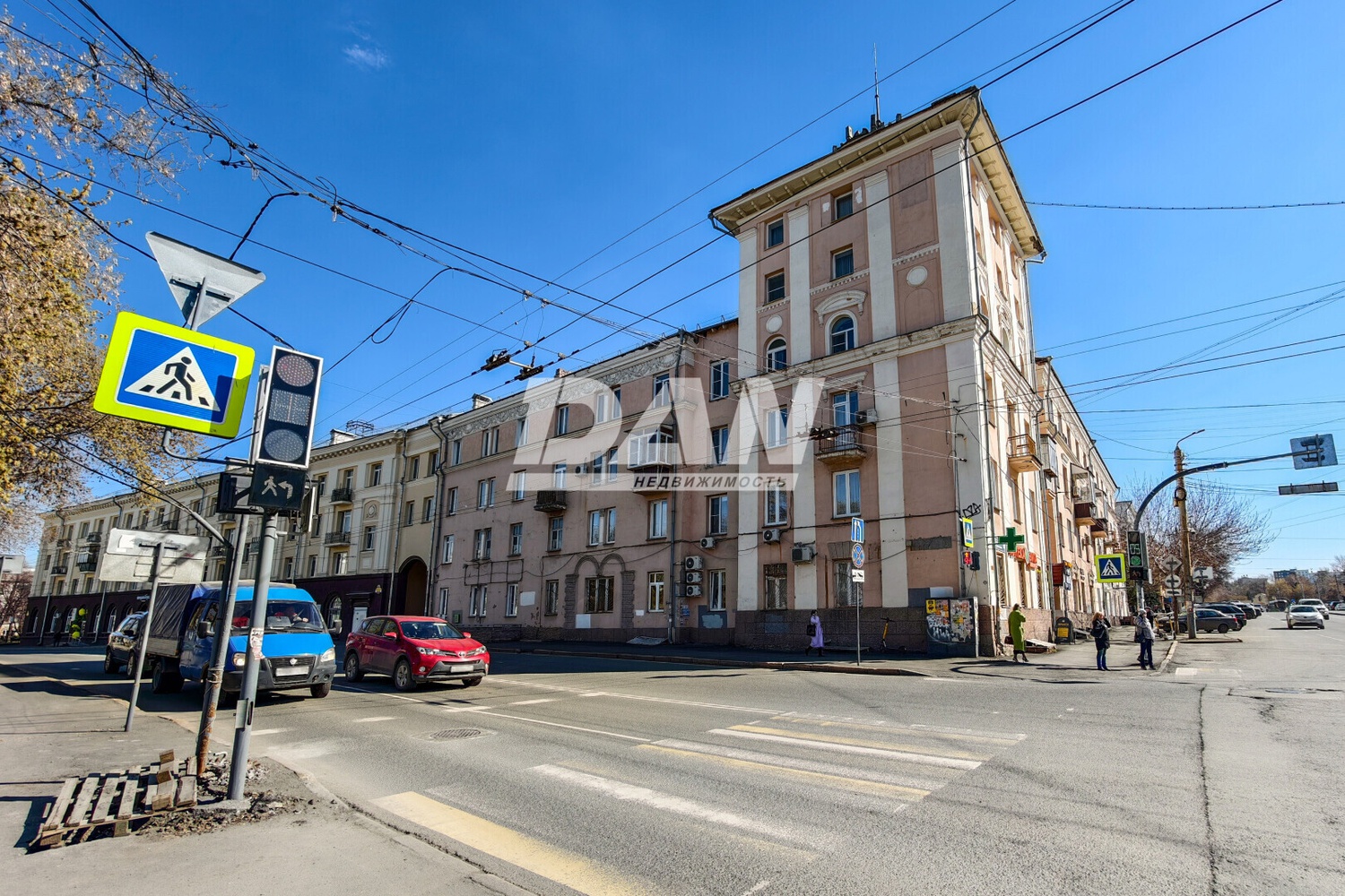 Торговая площадь 786 м²