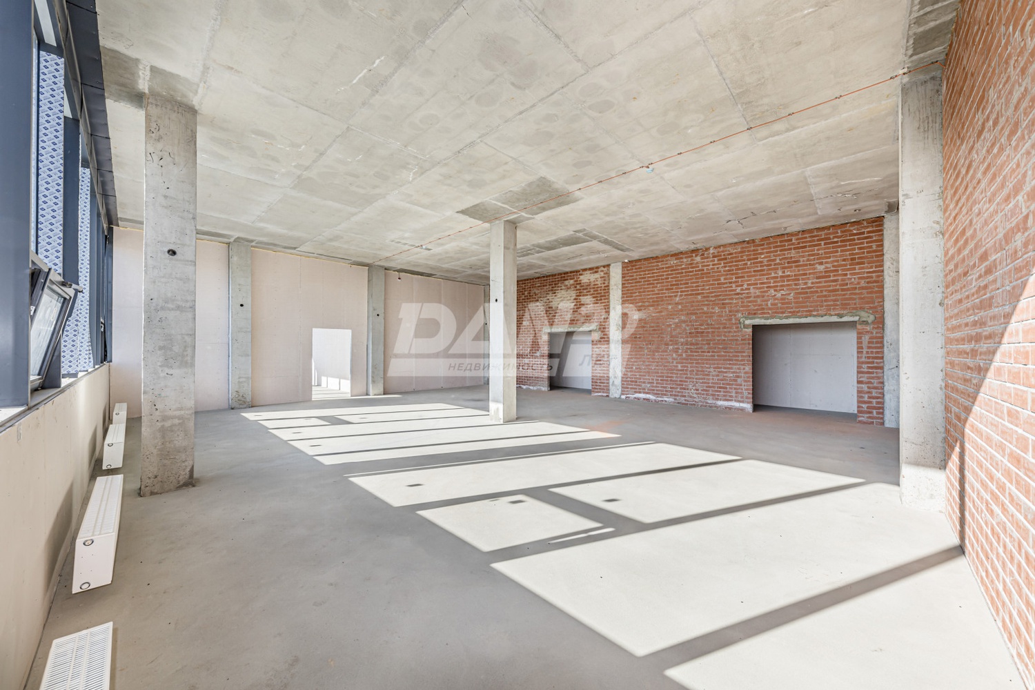 Помещение свободного назначения 641,3 м²