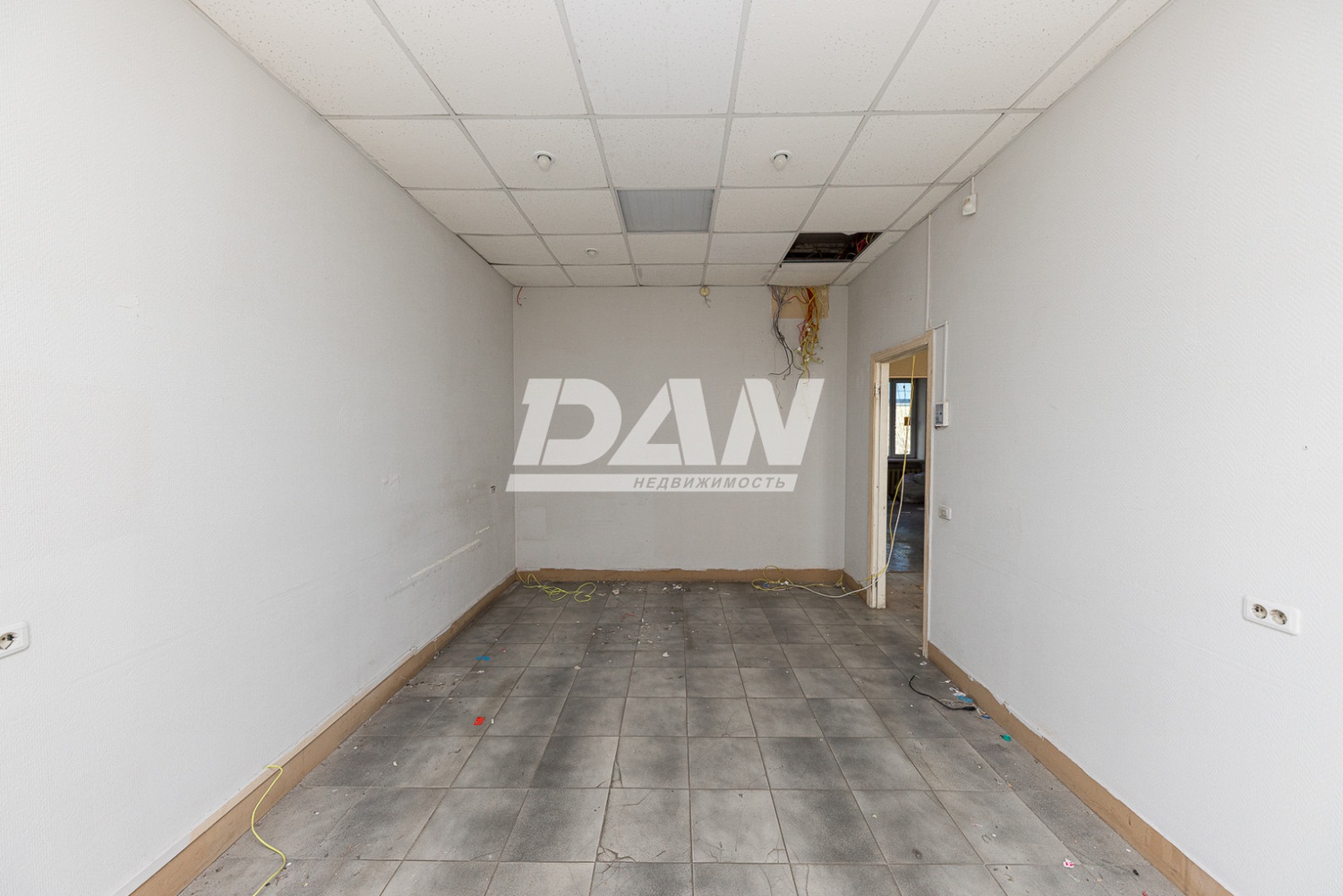 Торговое помещение 300 м²