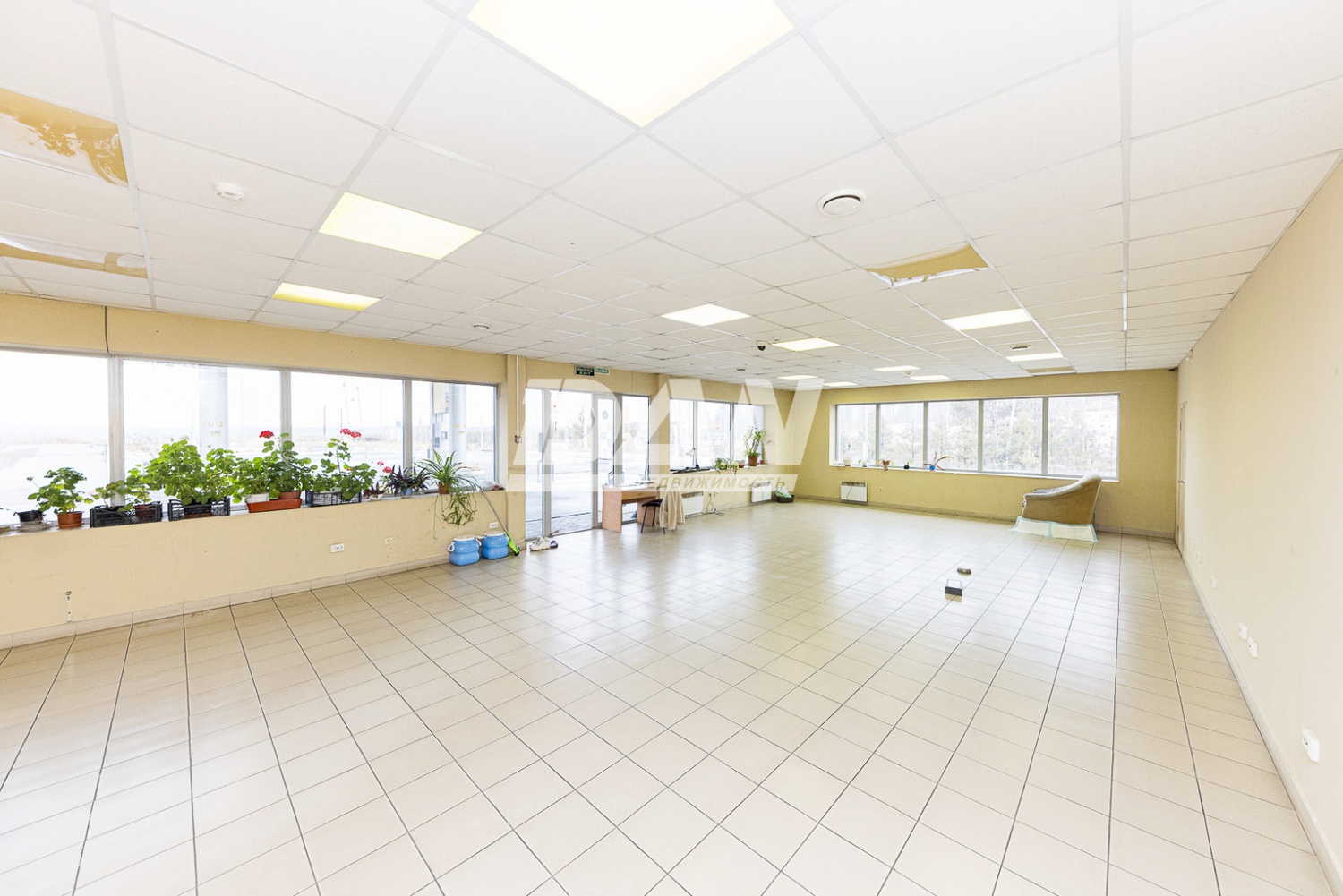 Помещение свободного назначения 414 м²