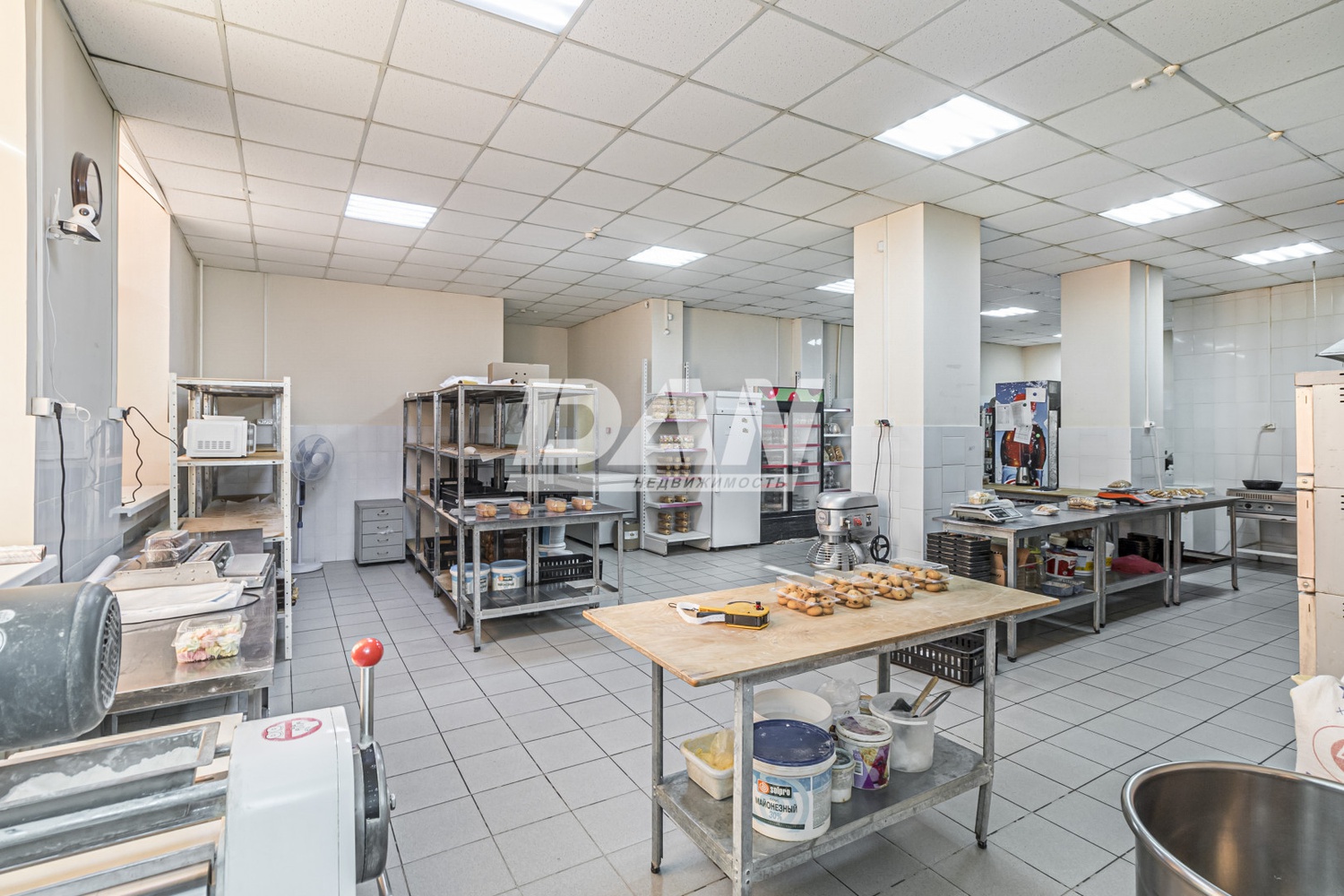 Торговое помещение 372 м²