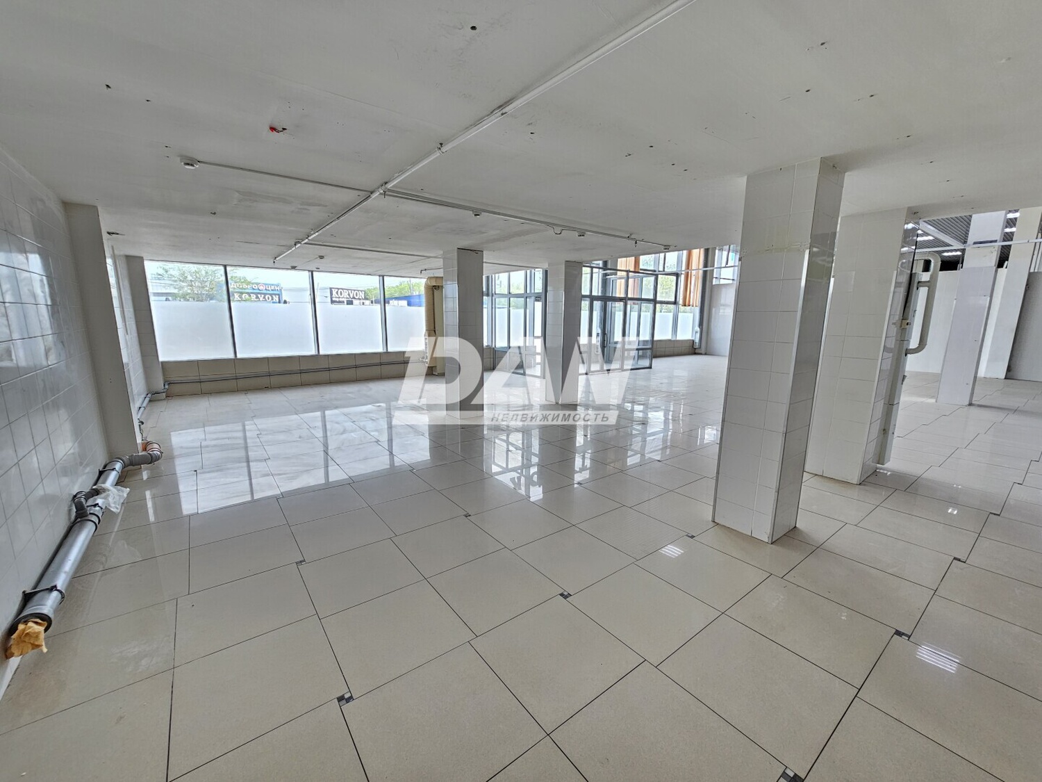 Помещение свободного назначения 427,6 м²