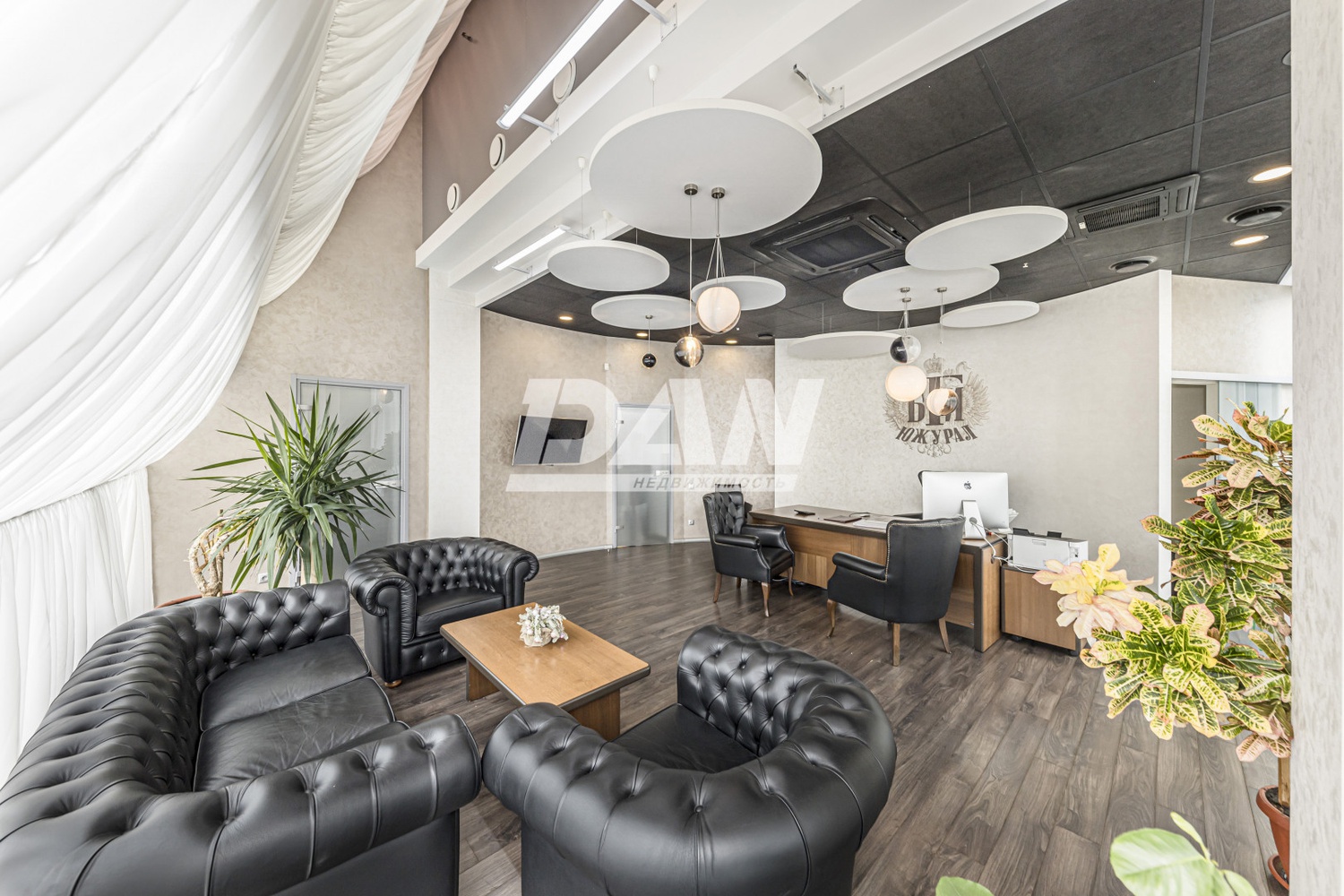 Торговая площадь 372 м²