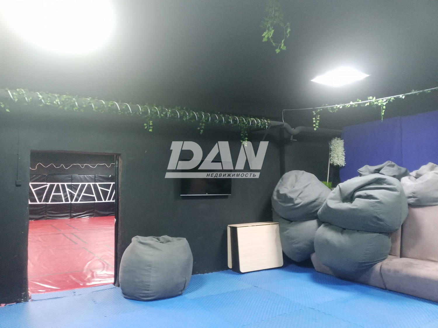 Помещение свободного назначения 255 м²