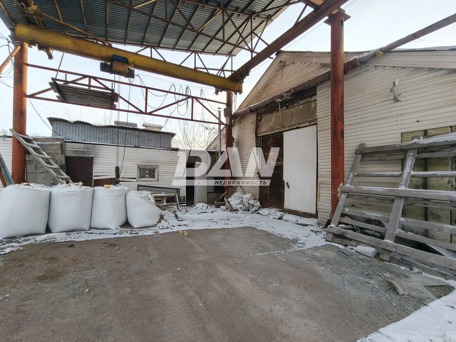 Производственное помещение 1627 м²