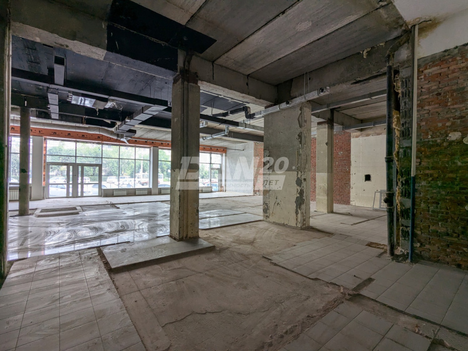 Торговое помещение 296 м²