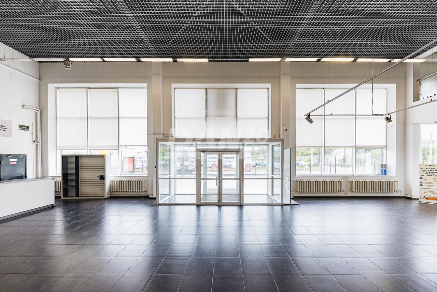 Торговая площадь 1625 м²