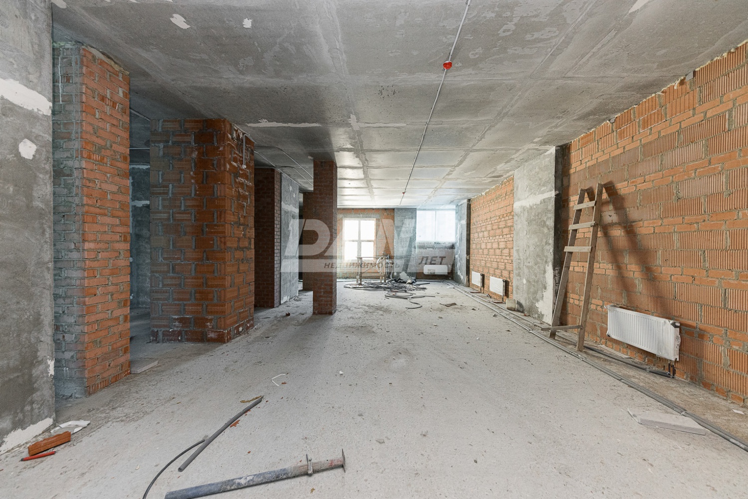 Торговая площадь 323,8 м²
