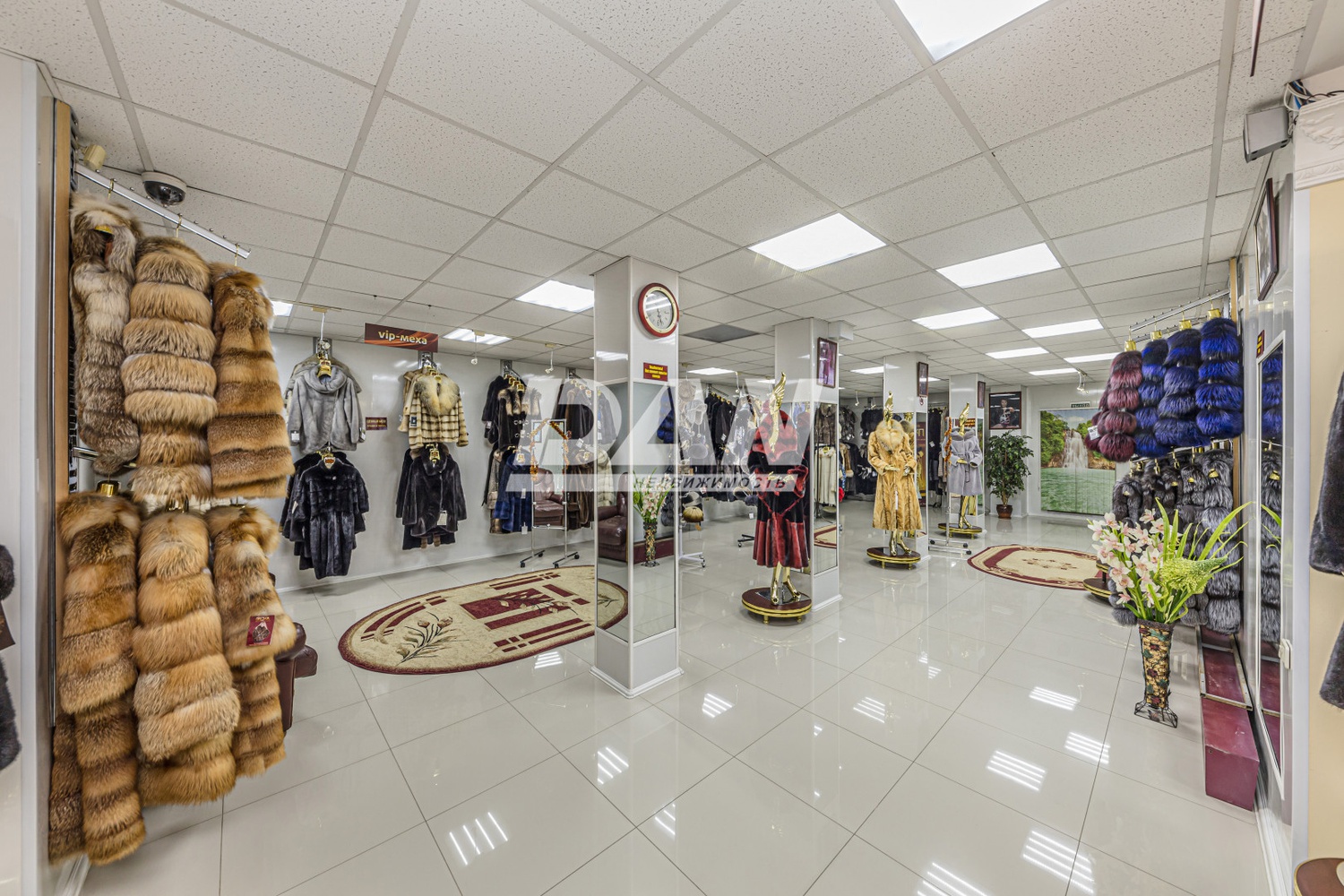 Торговое помещение 232 м²