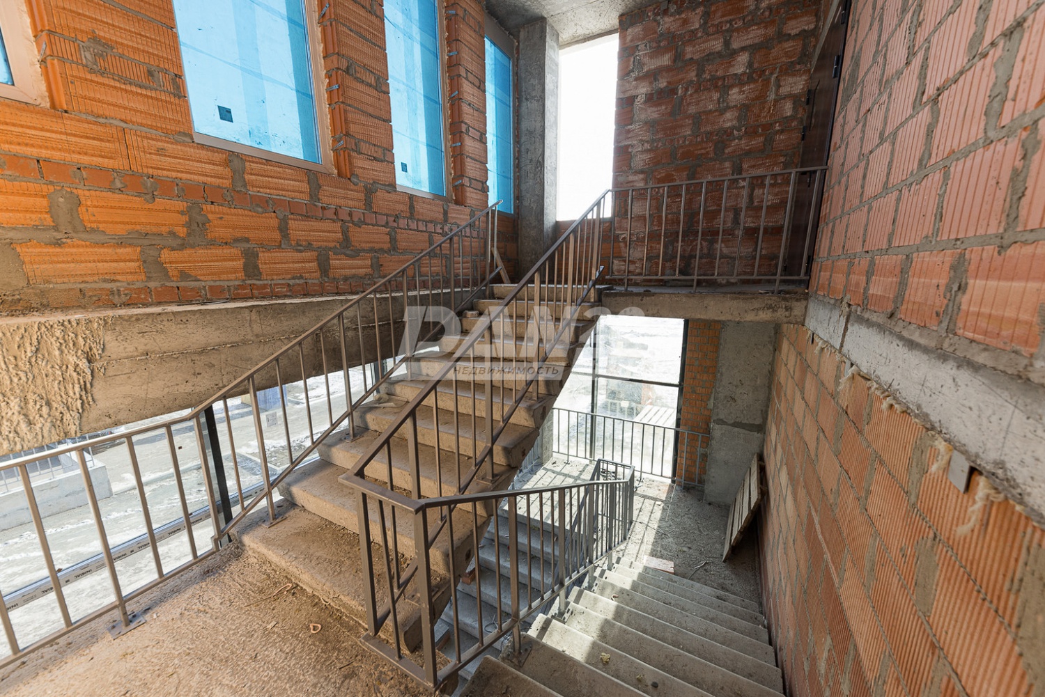 Торговая площадь 323,8 м²