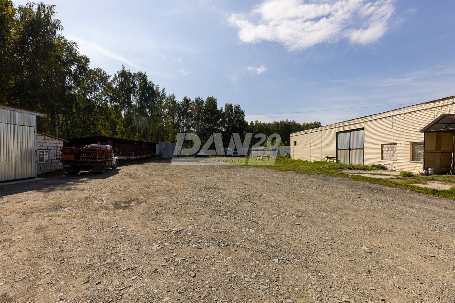 Помещение свободного назначения 877,3 м²