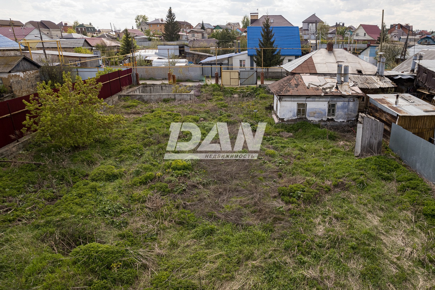 Земельный участок 1700 м²