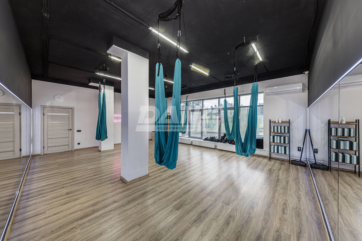 Помещение свободного назначения 271 м²